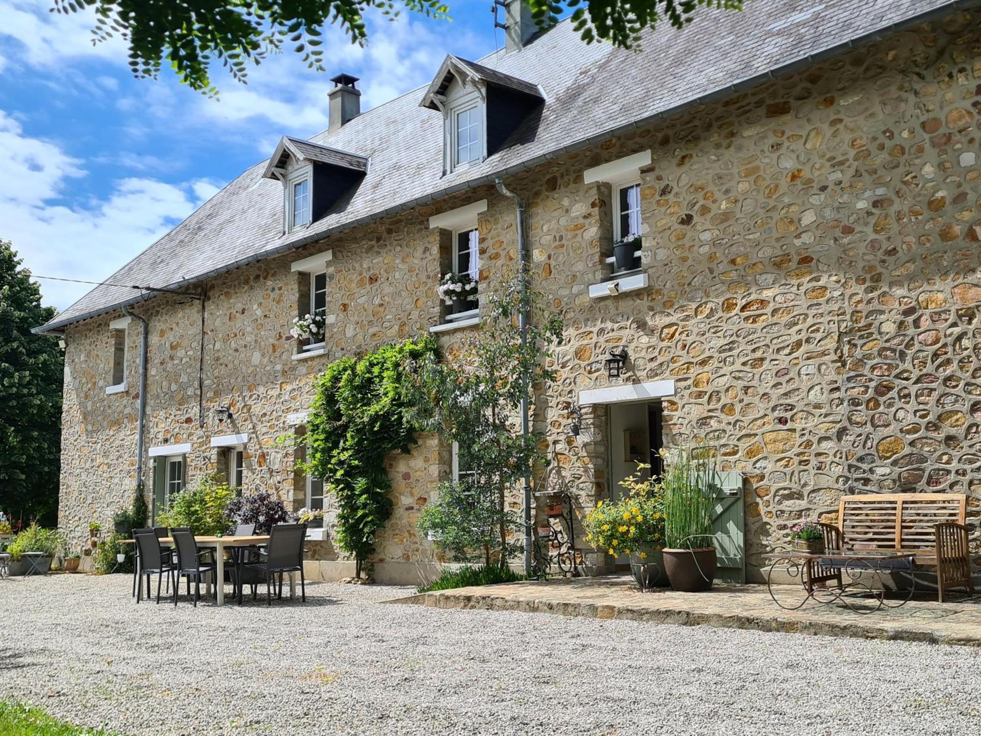 La Maison Des Tilleuls Saint-Germain-Sur-Seves Eksteriør billede